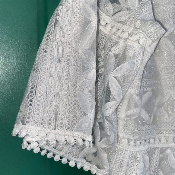 Chickwish size medium white lace top like new - Picture 7 of 9